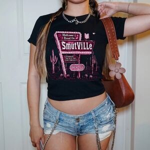 Smutville Bookish Smut Fan Reader Trendy Funny Graphic Crop Shirt